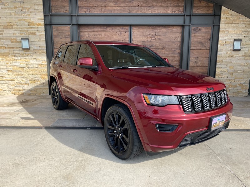 Pre Owned 2018 Jeep Grand Cherokee Altitude With Navigation